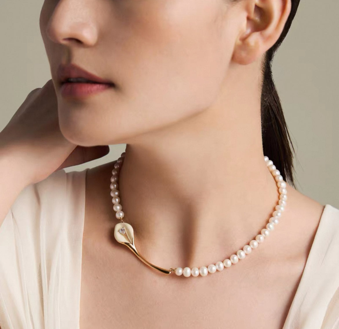 Calla Lily Pearl Necklace