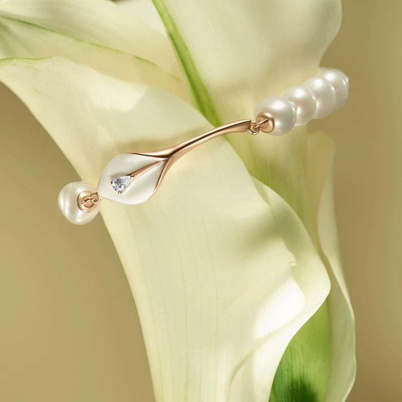 Calla Lily Pearl Bracelet