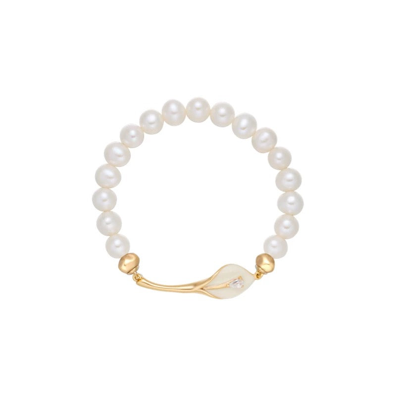 Calla Lily Pearl Bracelet