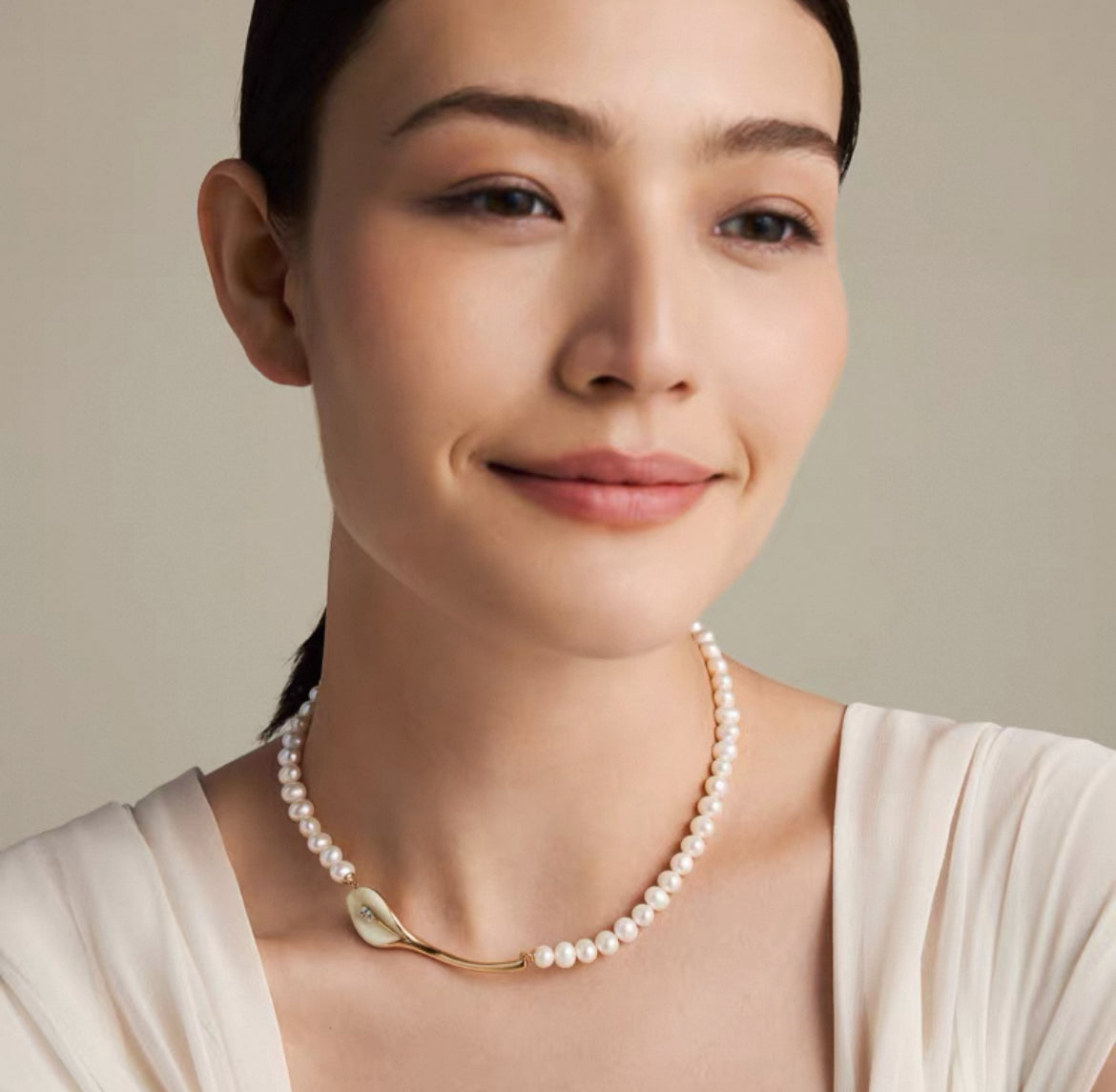 Calla Lily Pearl Necklace