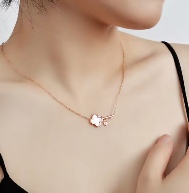 Lucky Manhattan Key Necklace