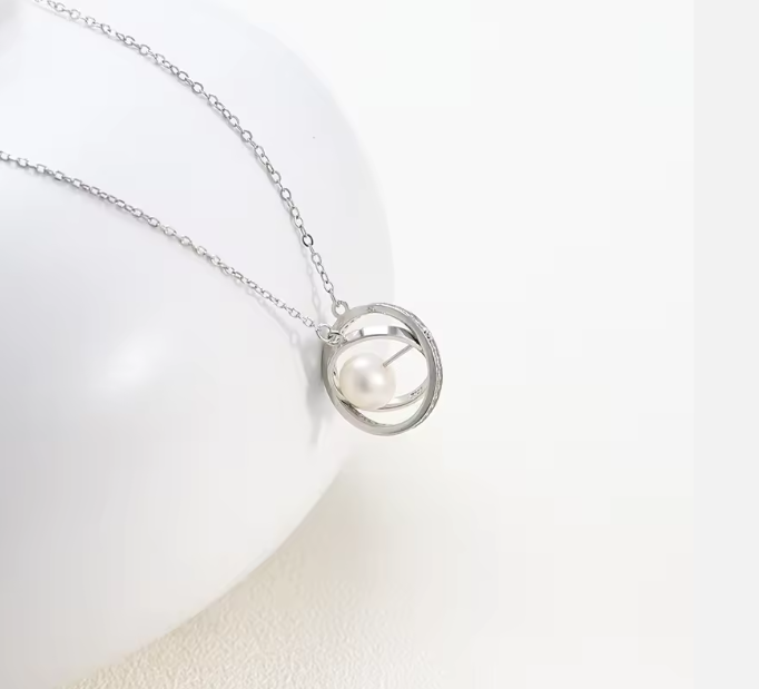 Seren Pearl Necklace